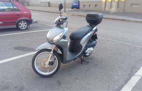 Scooter Honda Vision 110 photo